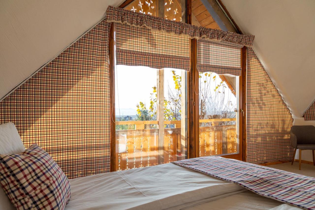 Casele Cu Stuf B&B Haus Ulrike Sălicea Buitenkant foto